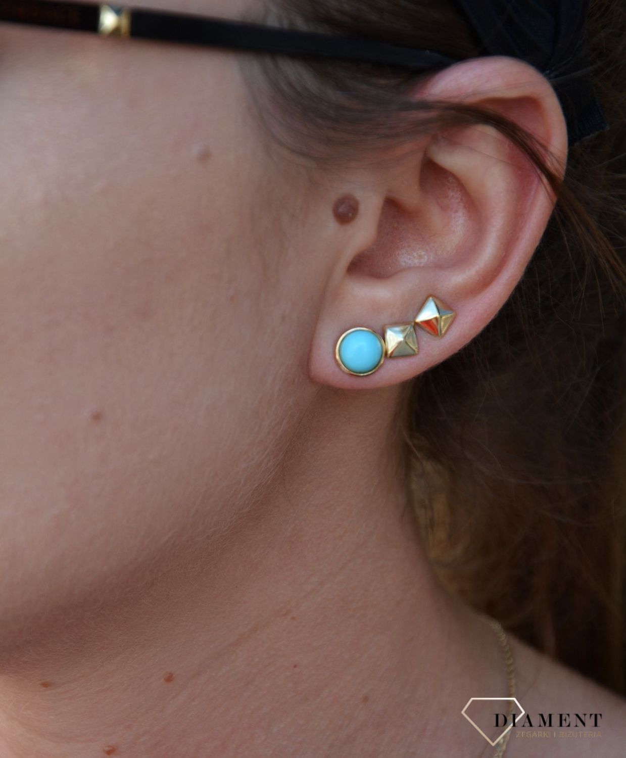 Złote kolczyki 585 przy uchu kółka z turkusem KL 9401A.jpg